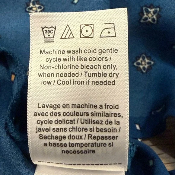 UNTUCKit Women's Natalie Button Front Shirt Blue Geometric Print 0 Classic - Picture 7 of 14